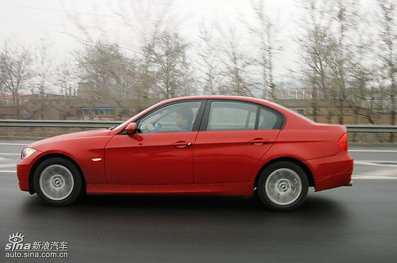 宝马320i手动挡动态