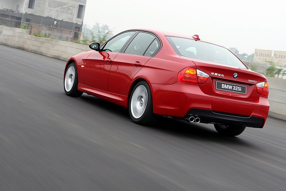 325i豪华运动型动态图片