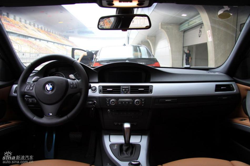 BMW 325i M运动型内饰实拍图