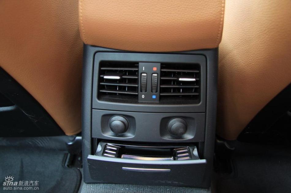 BMW 325i M运动型内饰实拍图