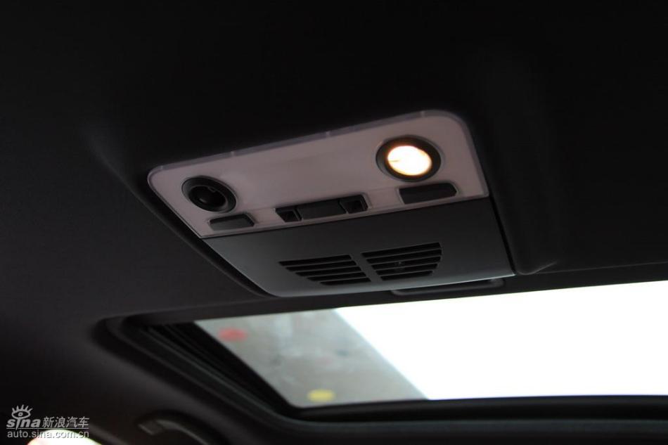 BMW 325i M运动型内饰实拍图