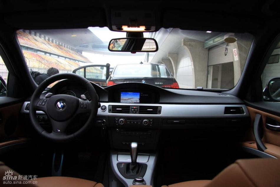 BMW 325i M运动型内饰实拍图