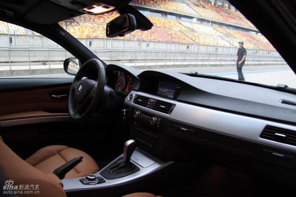 BMW 325i M运动型内饰实拍图