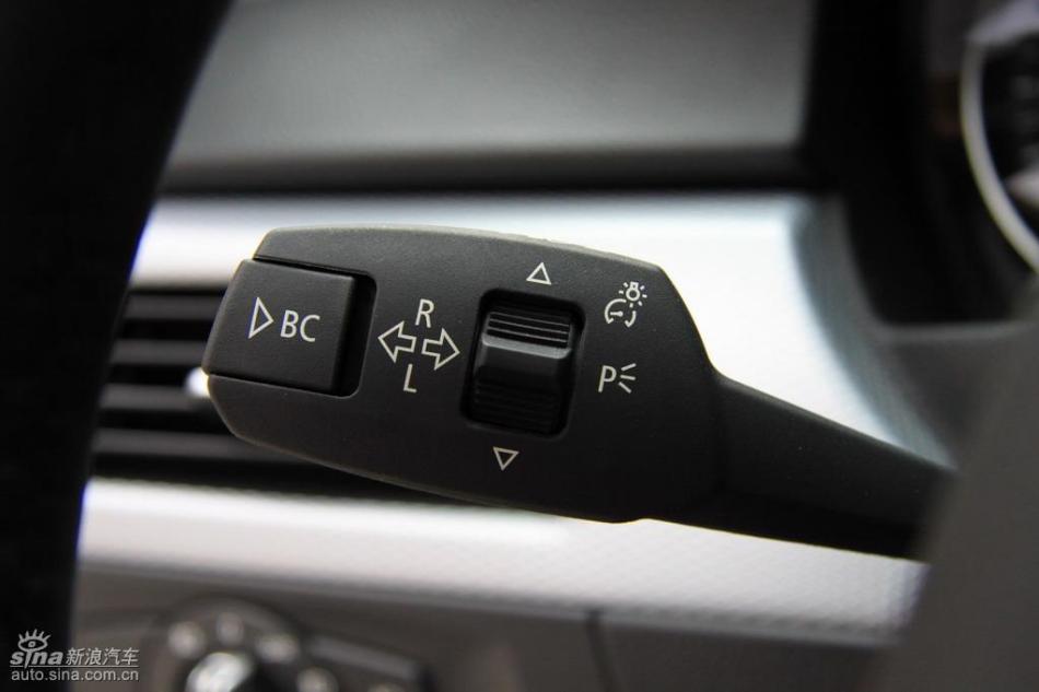 BMW 325i M运动型内饰实拍图