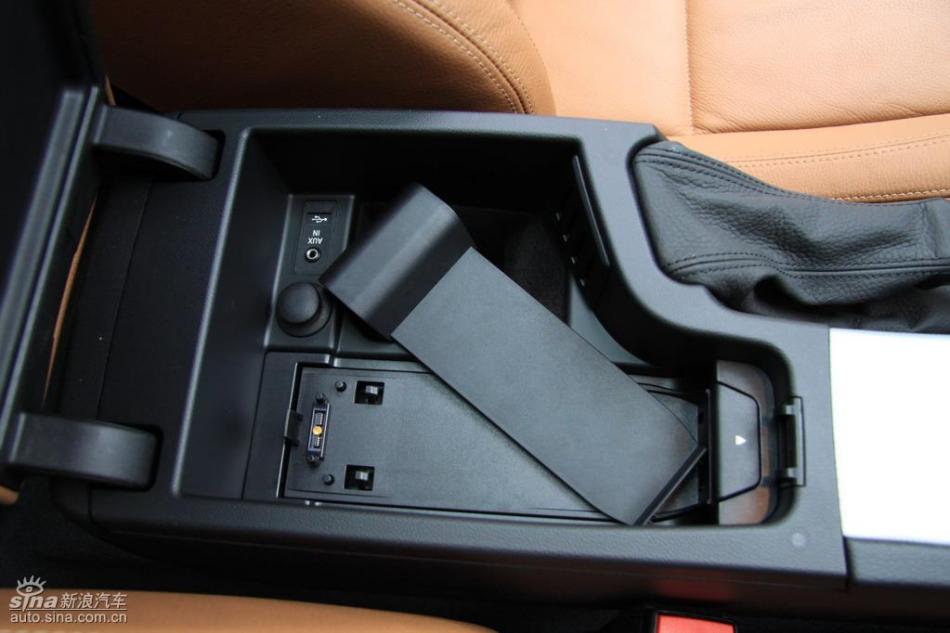 BMW 325i M运动型内饰实拍图