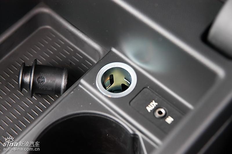 宝马320i手动挡内饰