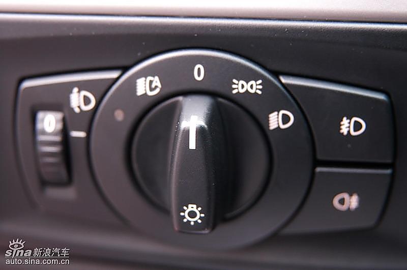 宝马320i手动挡内饰