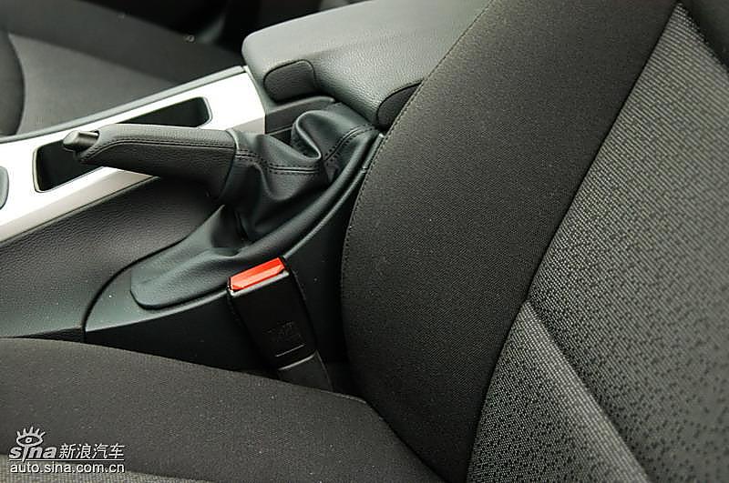 宝马320i手动挡内饰