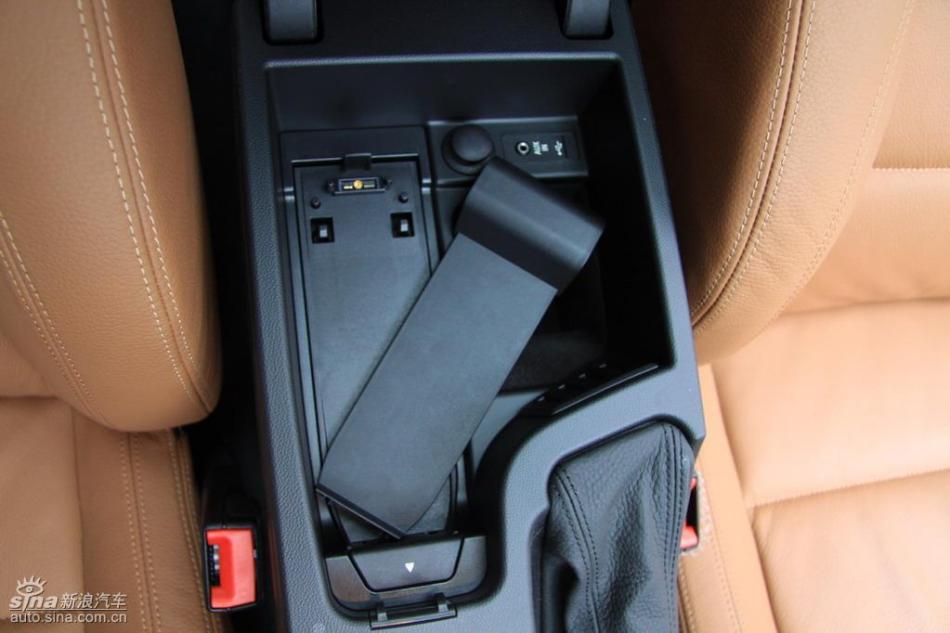 BMW 325i M运动型内饰实拍图