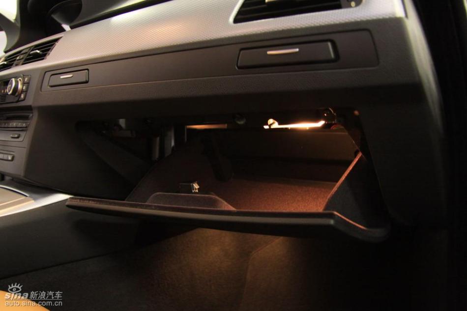 BMW 325i M运动型内饰实拍图