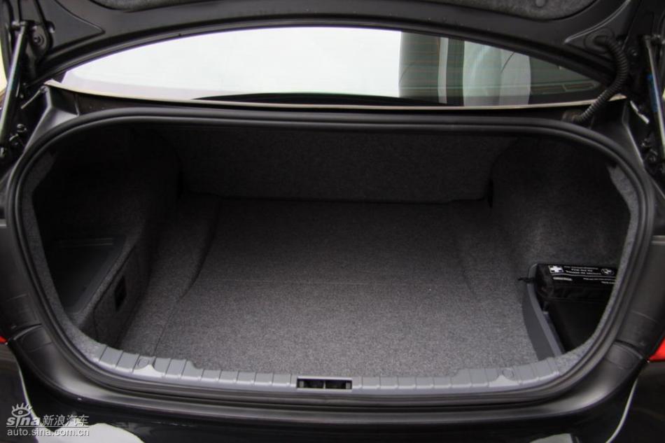 BMW 325i M运动型外观实拍图