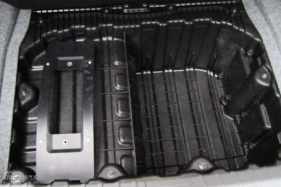 BMW 325i M运动型外观实拍图