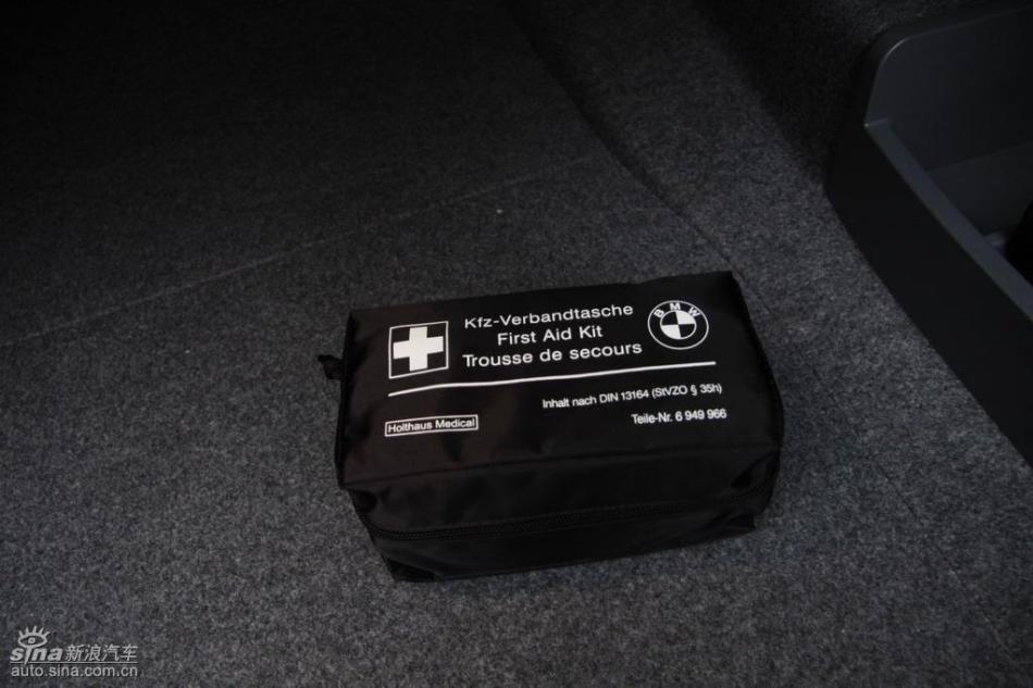 BMW 325i M运动型外观实拍图