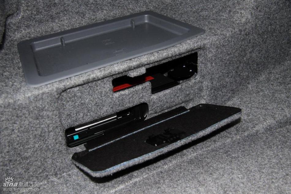 BMW 325i M运动型外观实拍图