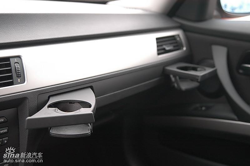 宝马320i手动挡内饰