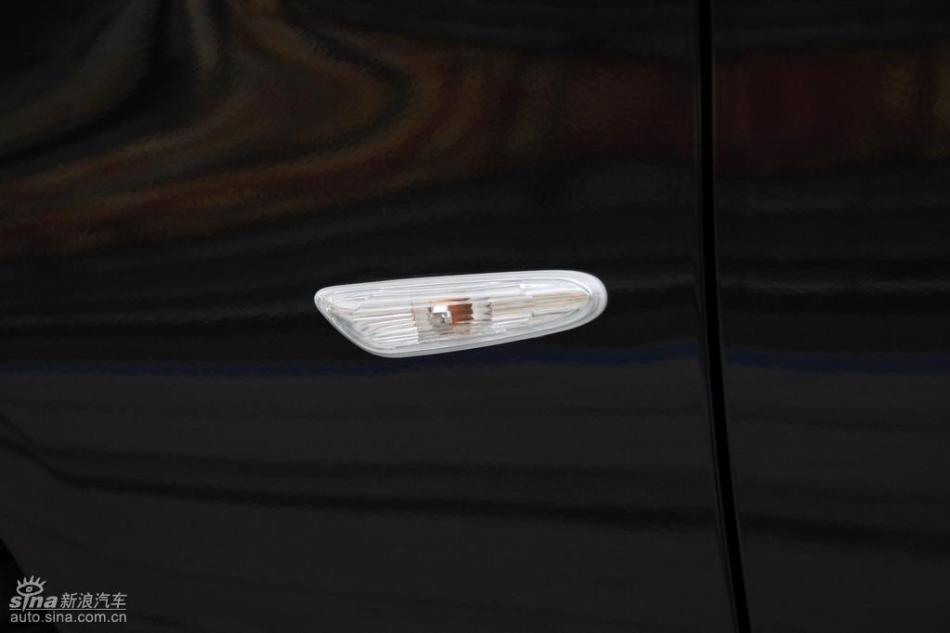 BMW 325i M运动型外观实拍图