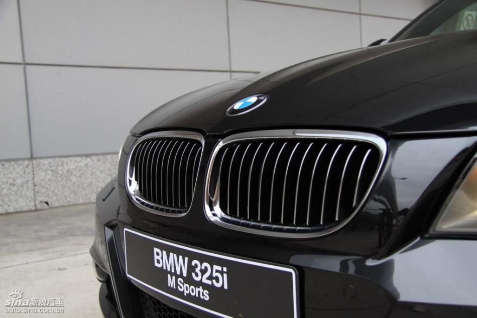 BMW 325i M运动型外观实拍图