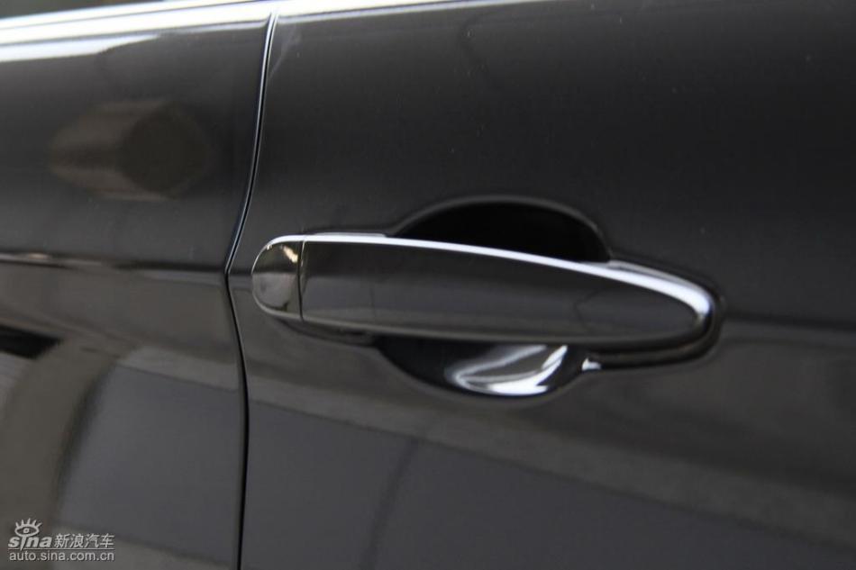 BMW 325i M运动型外观实拍图