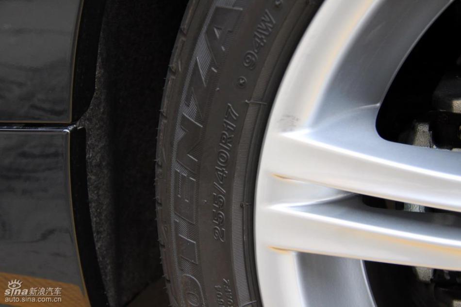 BMW 325i M运动型外观实拍图