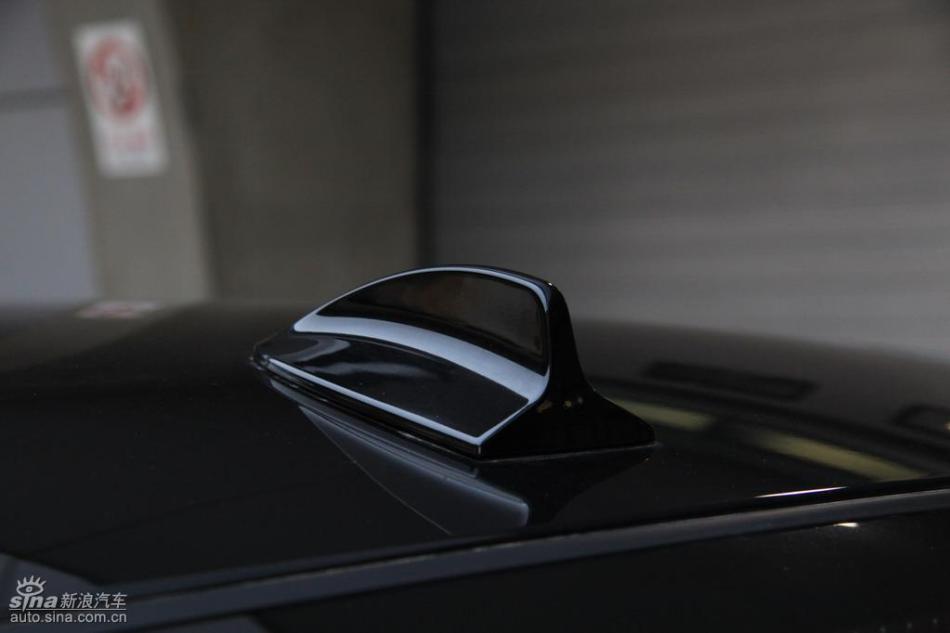 BMW 325i M运动型外观实拍图