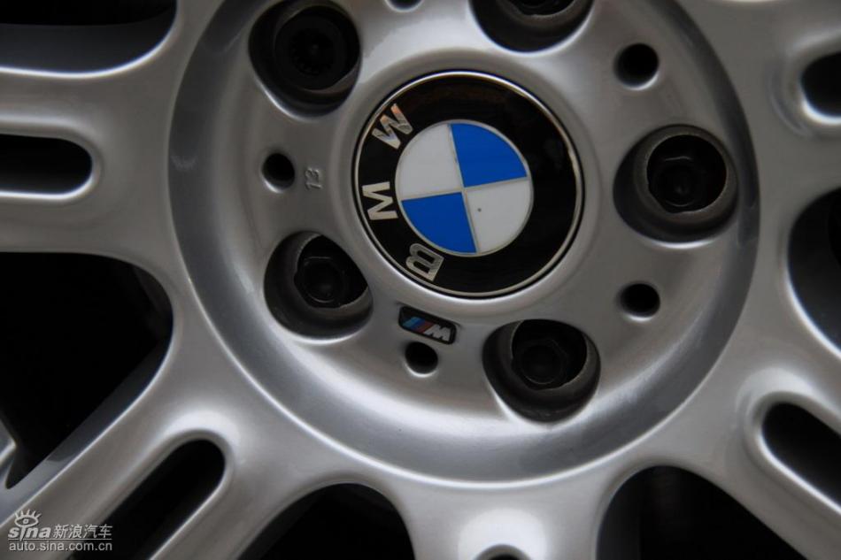 BMW 325i M运动型外观实拍图