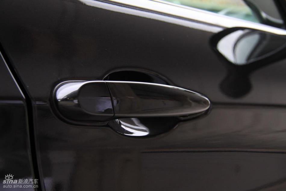 BMW 325i M运动型外观实拍图