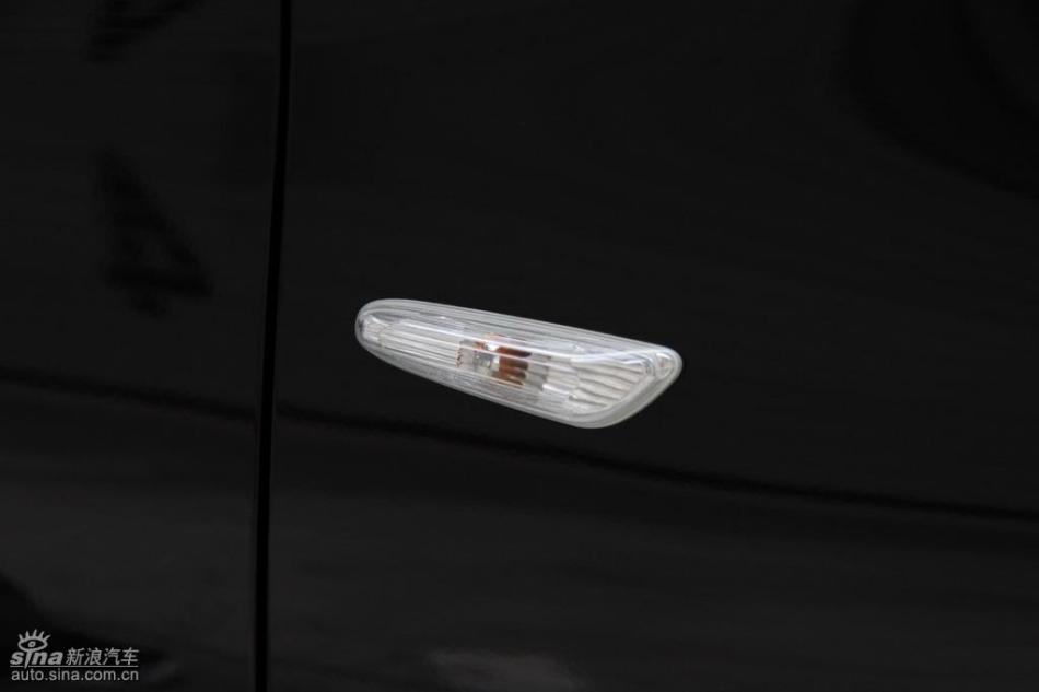 BMW 325i M运动型外观实拍图