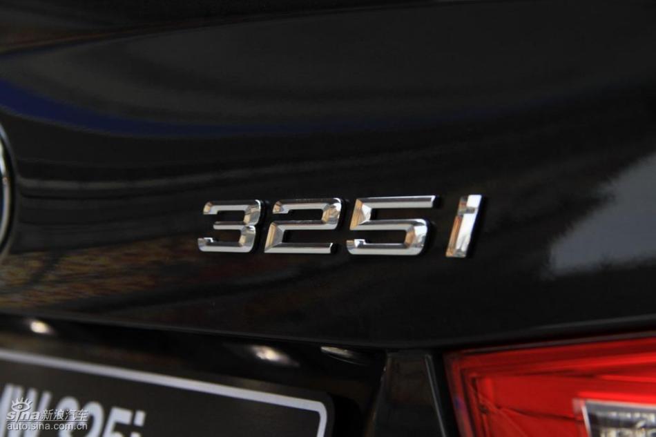 BMW 325i M运动型外观实拍图
