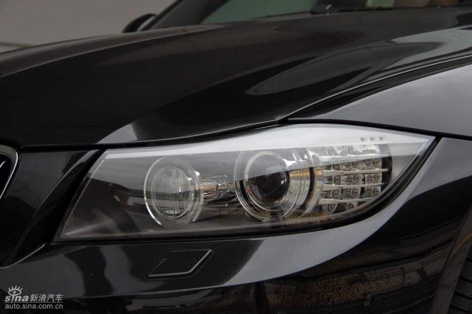 BMW 325i M运动型外观实拍图