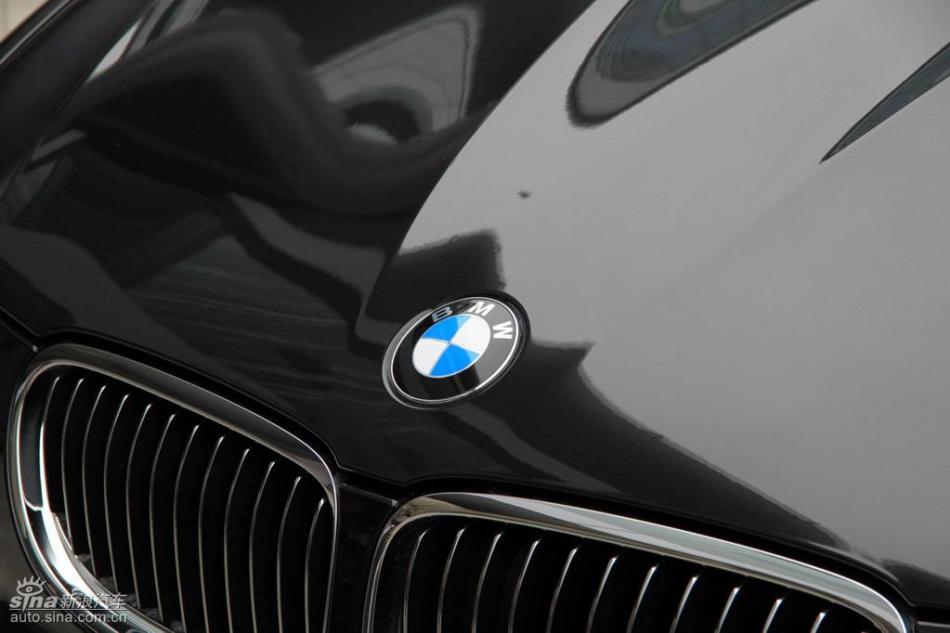 BMW 325i M运动型外观实拍图