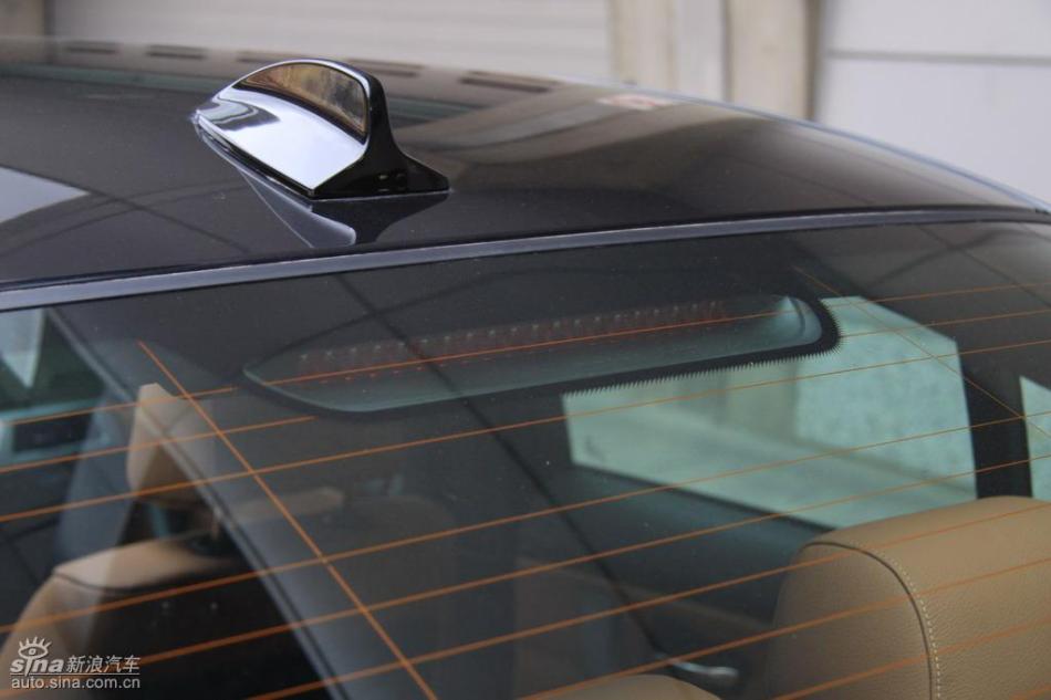 BMW 325i M运动型外观实拍图