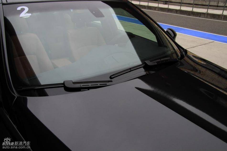 BMW 325i M运动型外观实拍图