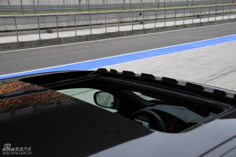 BMW 325i M运动型外观实拍图