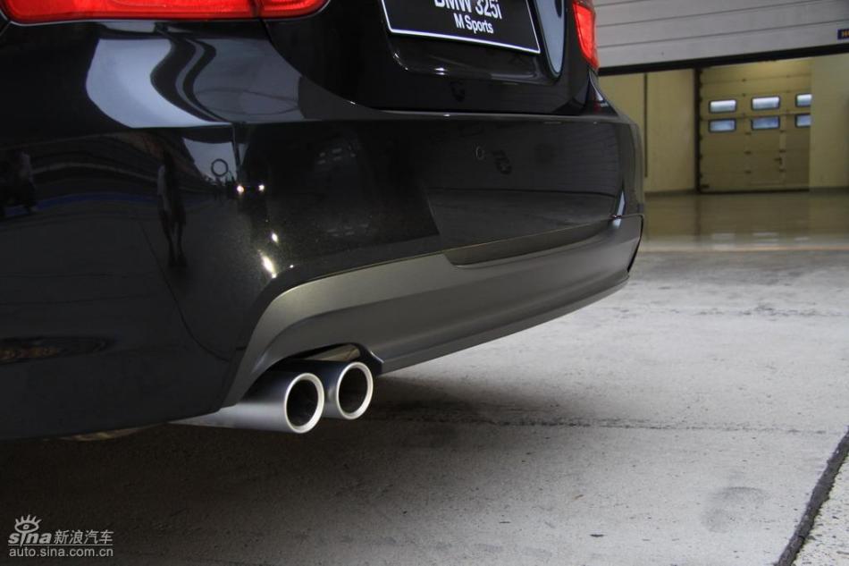 BMW 325i M运动型外观实拍图