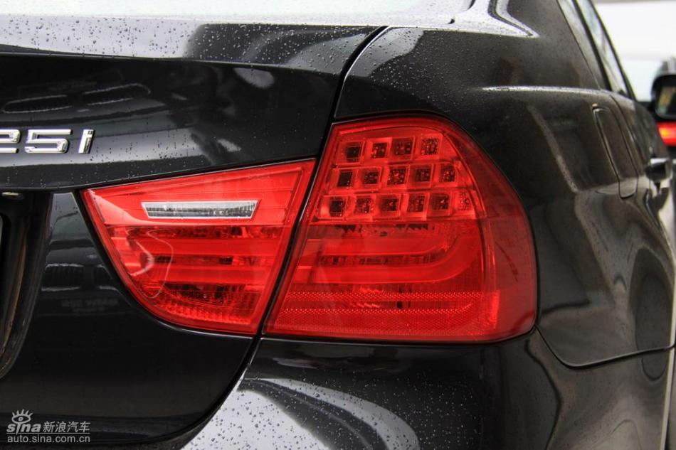 BMW 325i M运动型外观实拍图