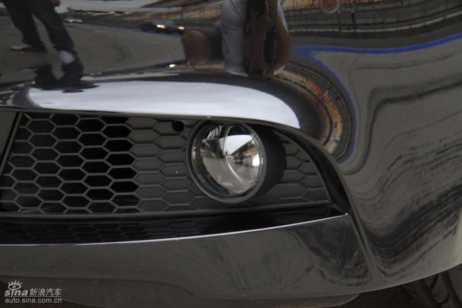 BMW 325i M运动型外观实拍图