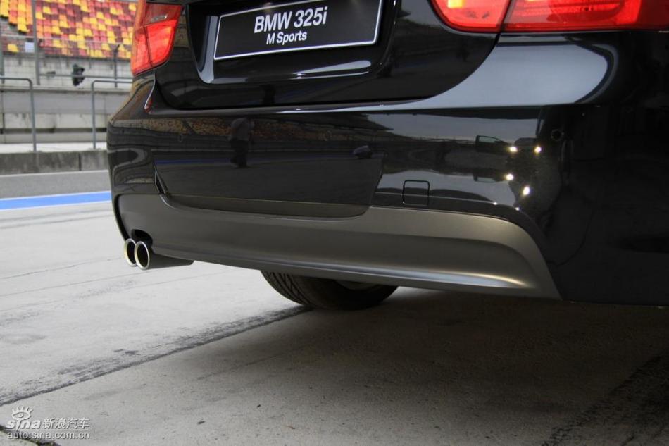 BMW 325i M运动型外观实拍图