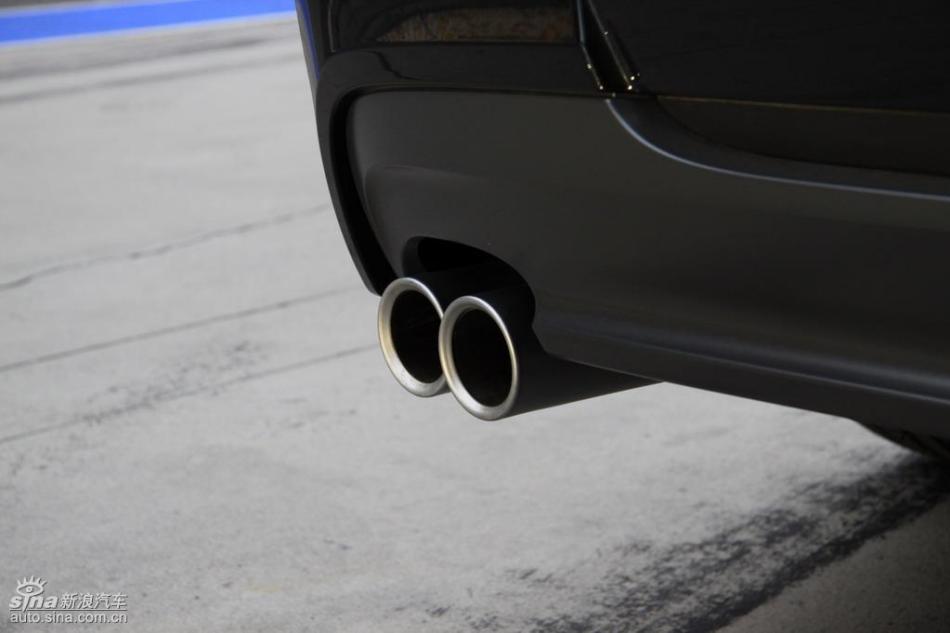 BMW 325i M运动型外观实拍图