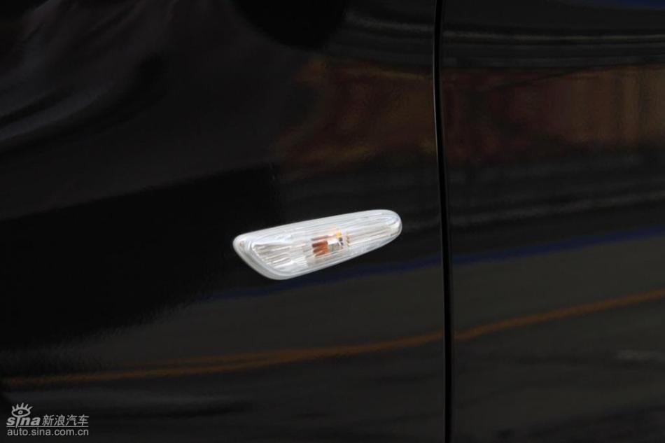 BMW 325i M运动型外观实拍图