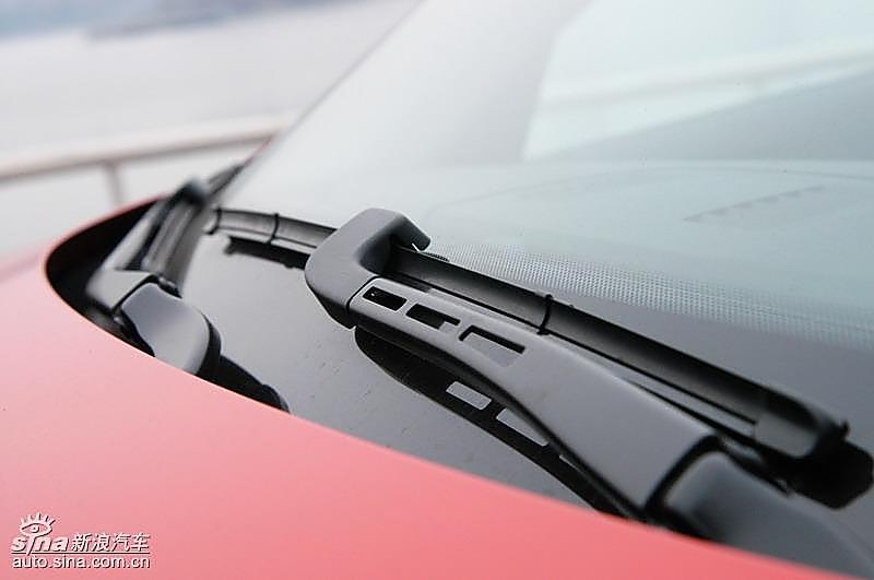 宝马320i手动挡外观