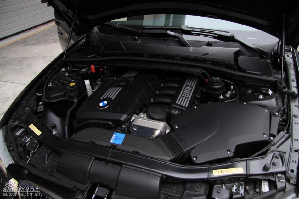 BMW 325i M运动型外观实拍图