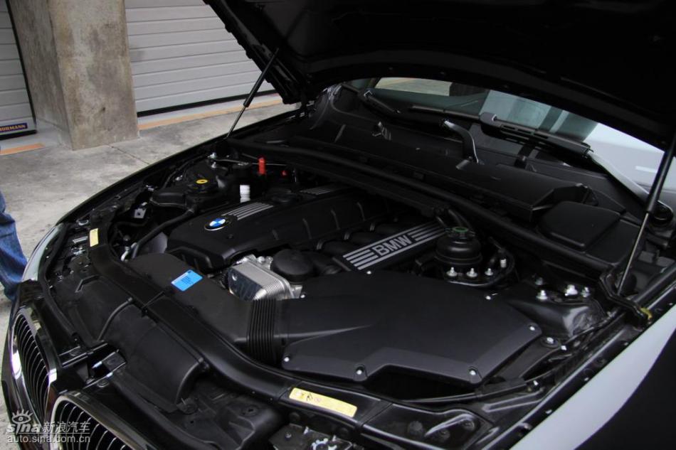 BMW 325i M运动型外观实拍图