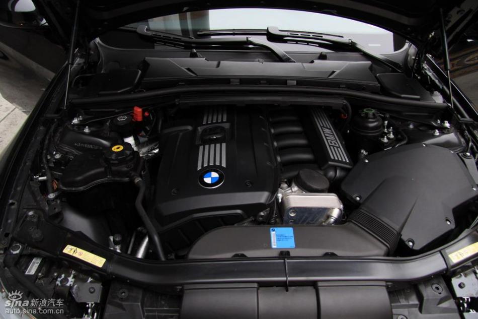 BMW 325i M运动型外观实拍图