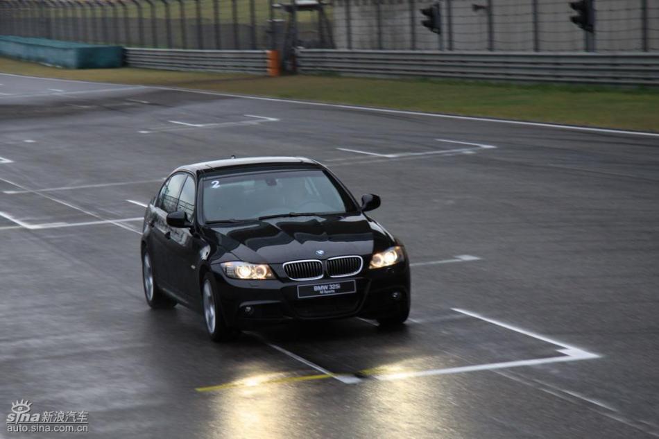 BMW 325i M˶Ͷ̬ʵͼ