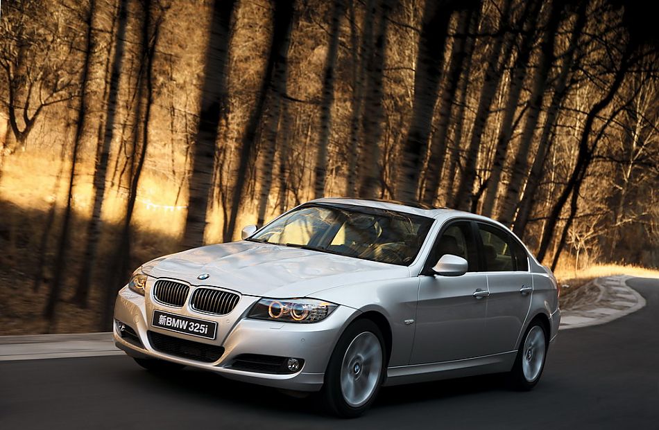 新宝马325i外观