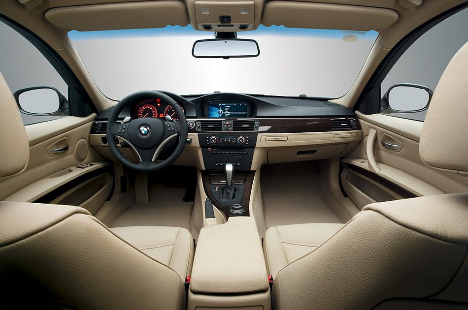 新宝马325i内饰
