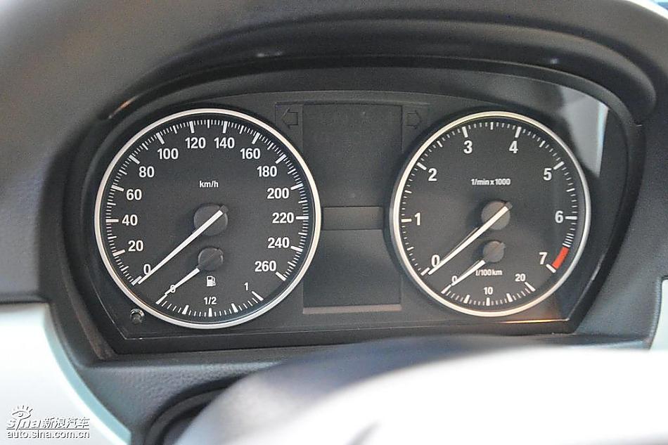 宝马318i进取型上市现场图