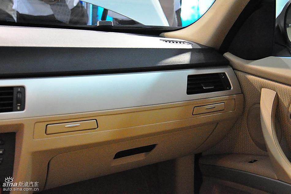 宝马318i进取型上市现场图