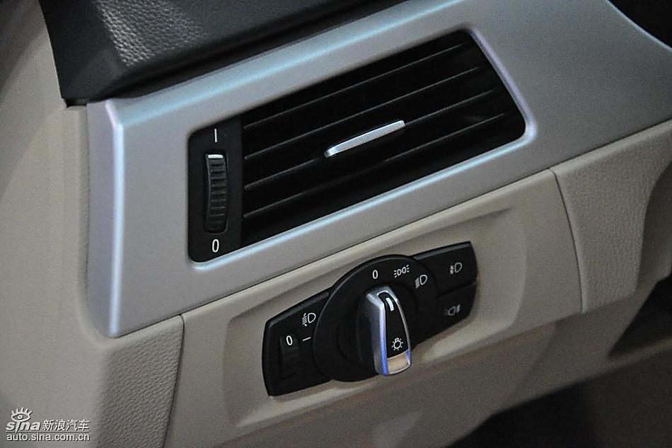 宝马318i进取型上市现场图