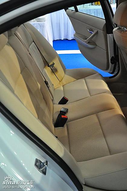 宝马318i进取型上市现场图